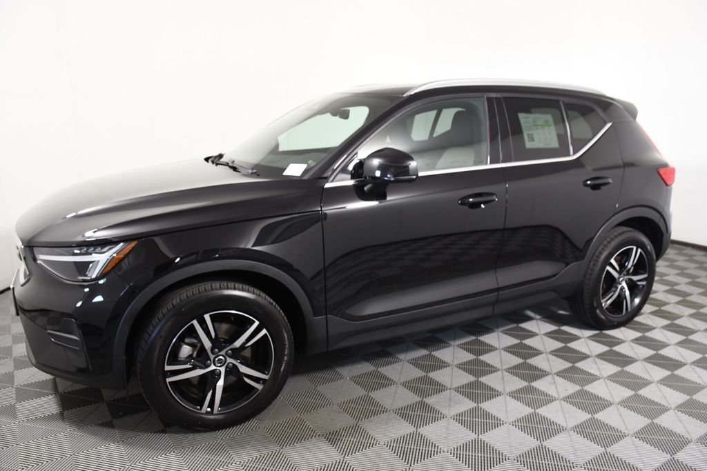 Used 2025 Volvo XC40 Core with VIN YV4L12UJ0S2471904 for sale in Richfield, Minnesota