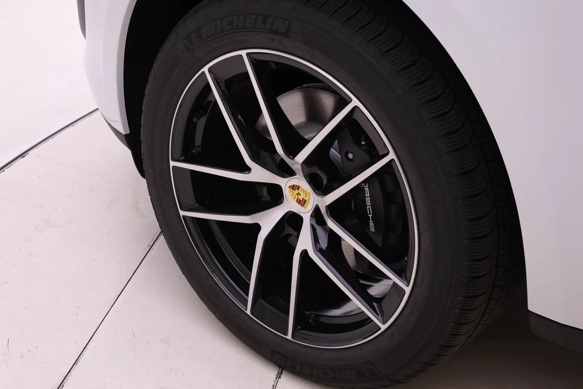 Used 2025 White Porsche  image 9
