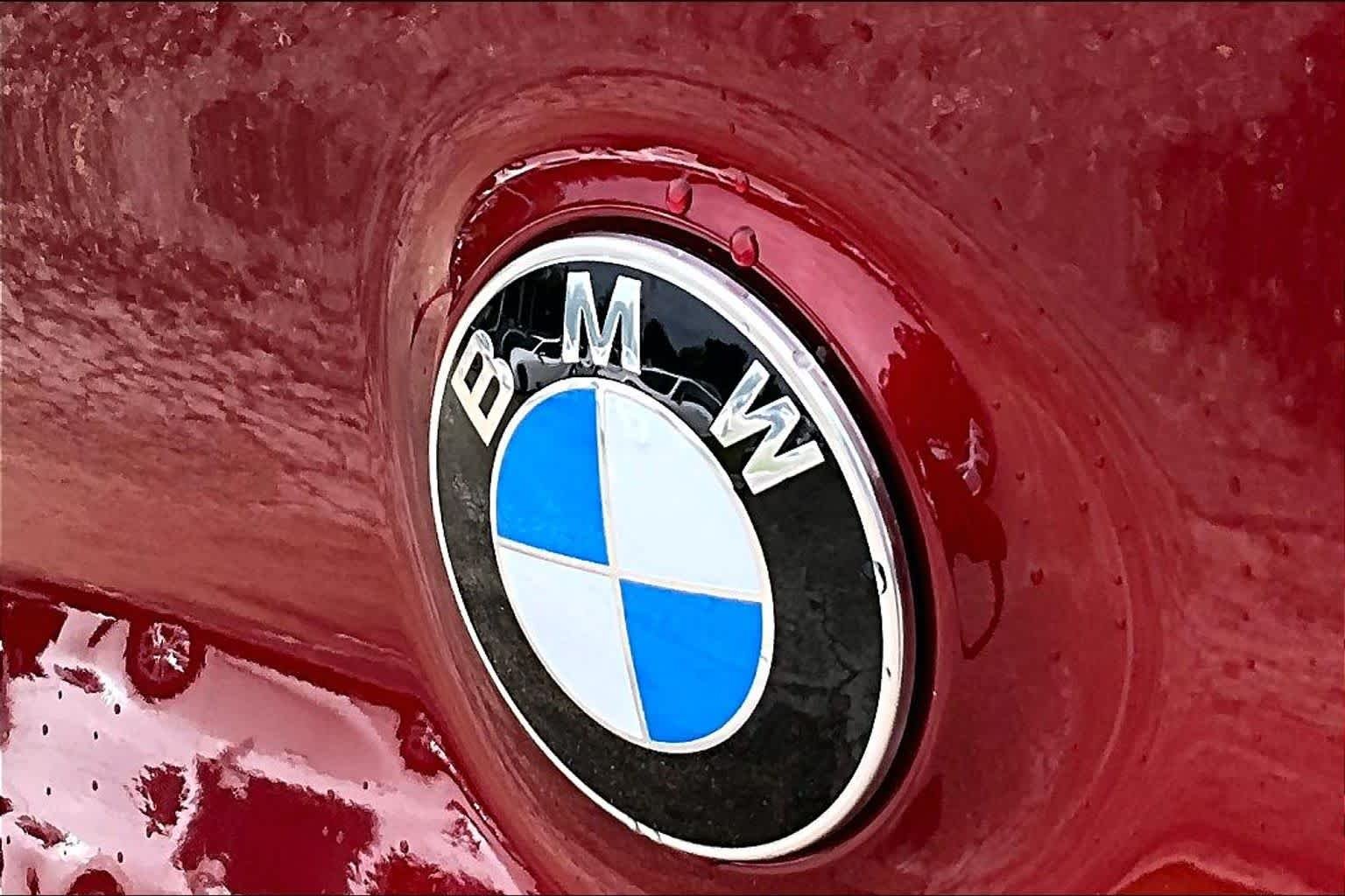 Used 2025 Vegas Red Metallic BMW 30 xDrive image 30