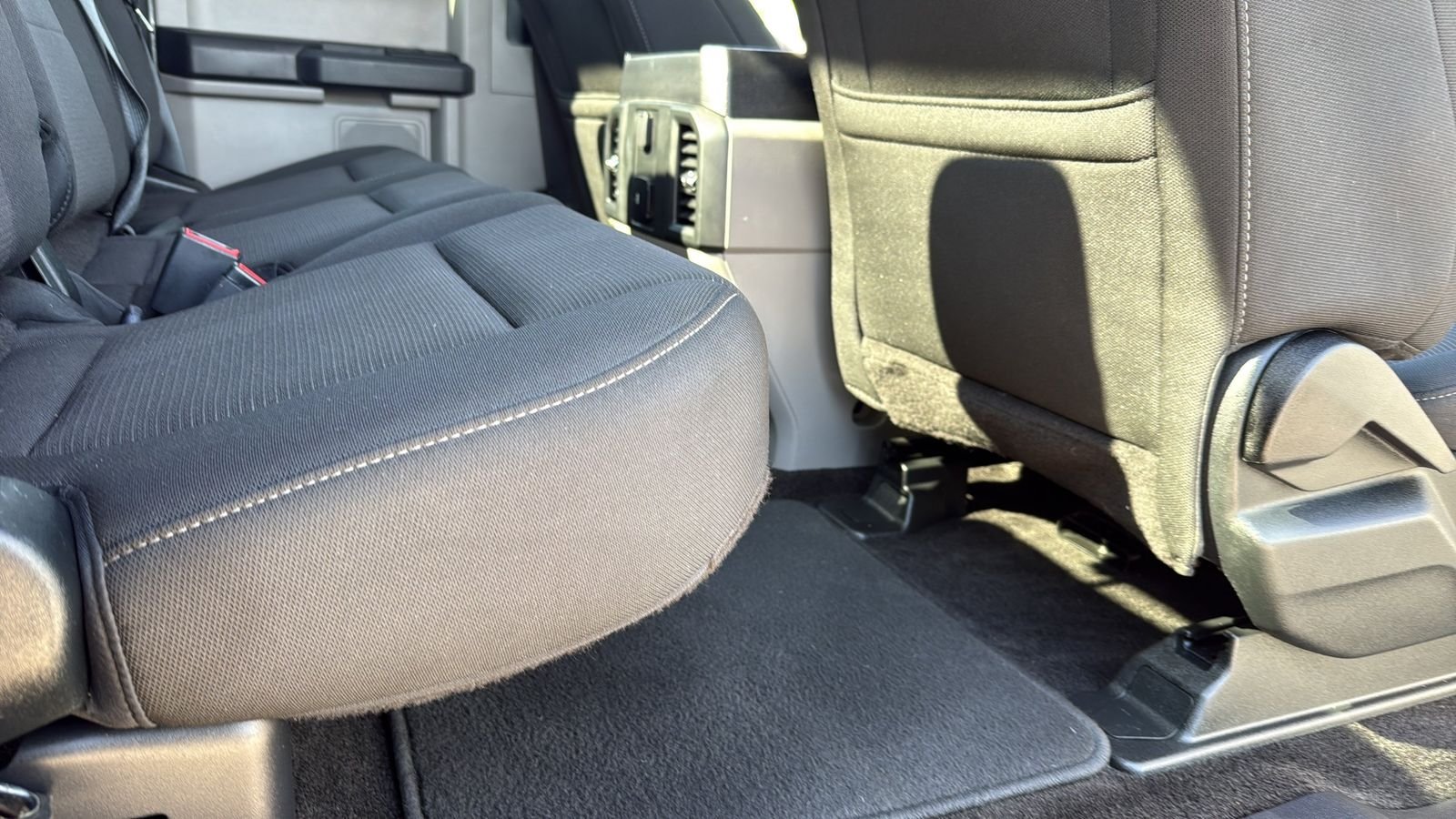 Used 2018 Gray Ford XL image 26