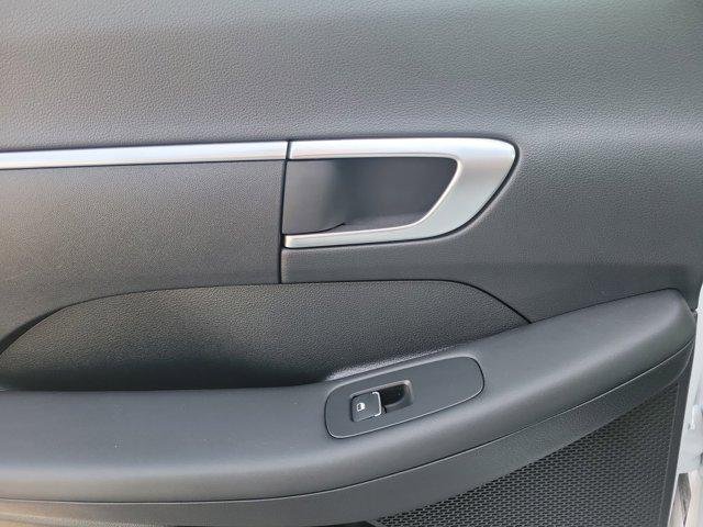 2025 Hyundai Sonata SE - Photo 12
