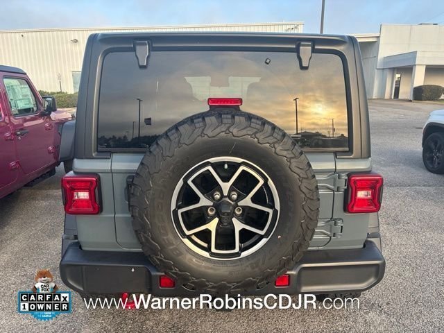 Used 2024 Gray Jeep Rubicon image 5