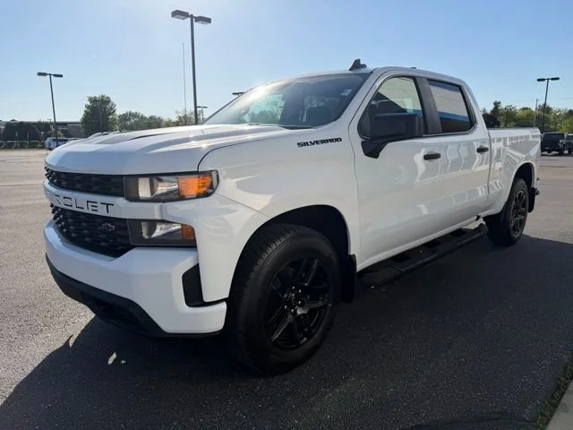 Used 2021 White Chevrolet Custom image 3