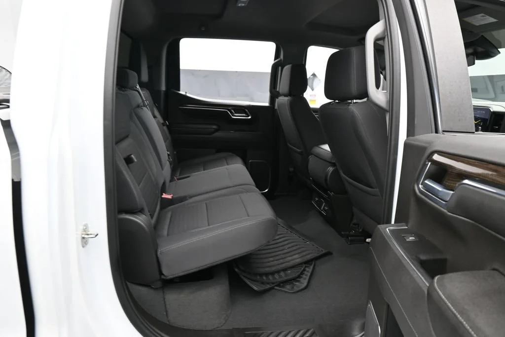 Used 2023 Summit White Chevrolet LT image 36