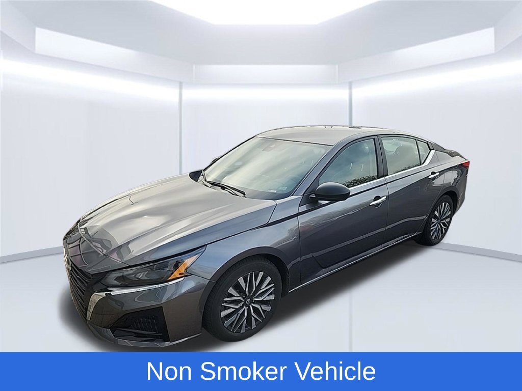 Used 2025 Gray Nissan 2.5 SV image 7