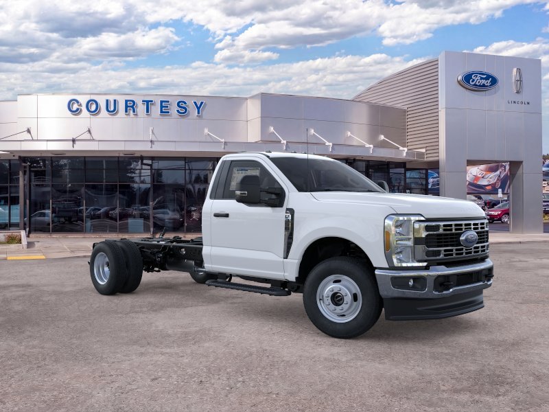 2025 Ford F-350 Super Duty Chassis Cab XL - Photo 7