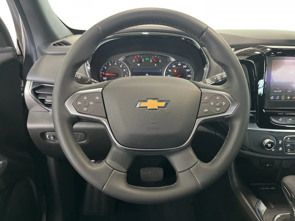 Used 2023 Gray Chevrolet LT image 5