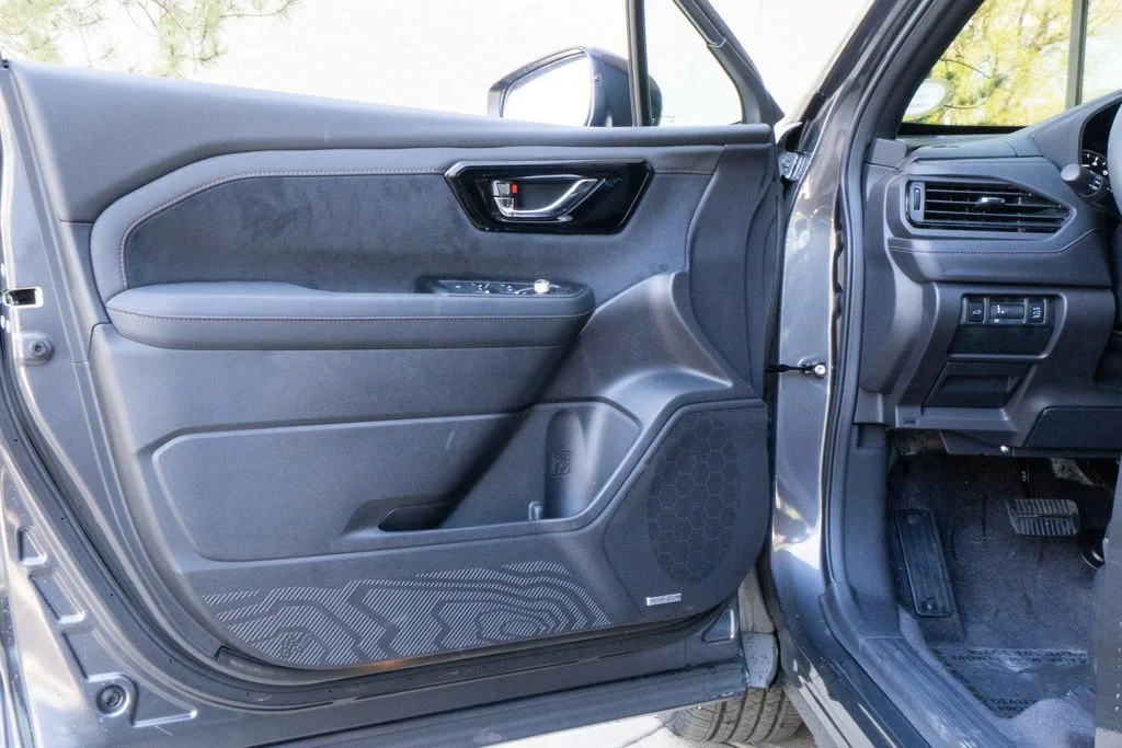 New 2026 MAGNETITE GRAY METALLIC Subaru Sport Onyx Edition image 6