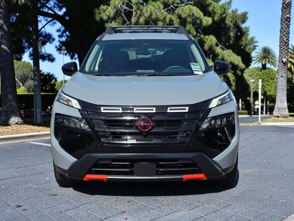 Used 2025 Gray Nissan Rock Creek image 3