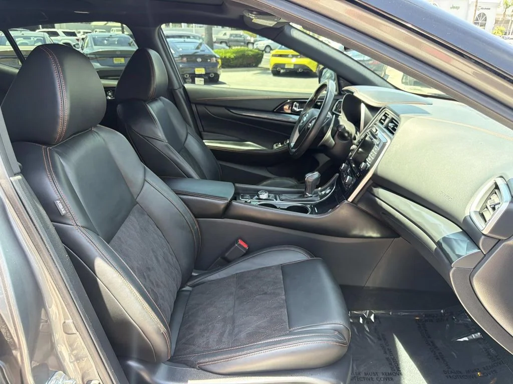 Certified Used 2020 GUN METALLIC Nissan SR image 34