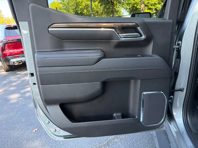 Used 2026 Sterling Gray Metallic Chevrolet LT Trail Boss image 21