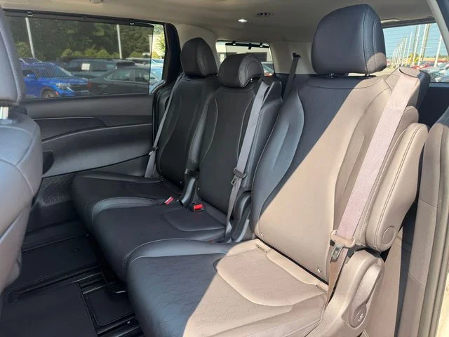 Certified Used 2025 Ivory Kia SX image 24