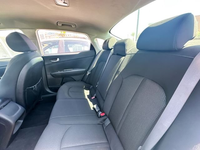 Used 2016 White Kia LX image 23