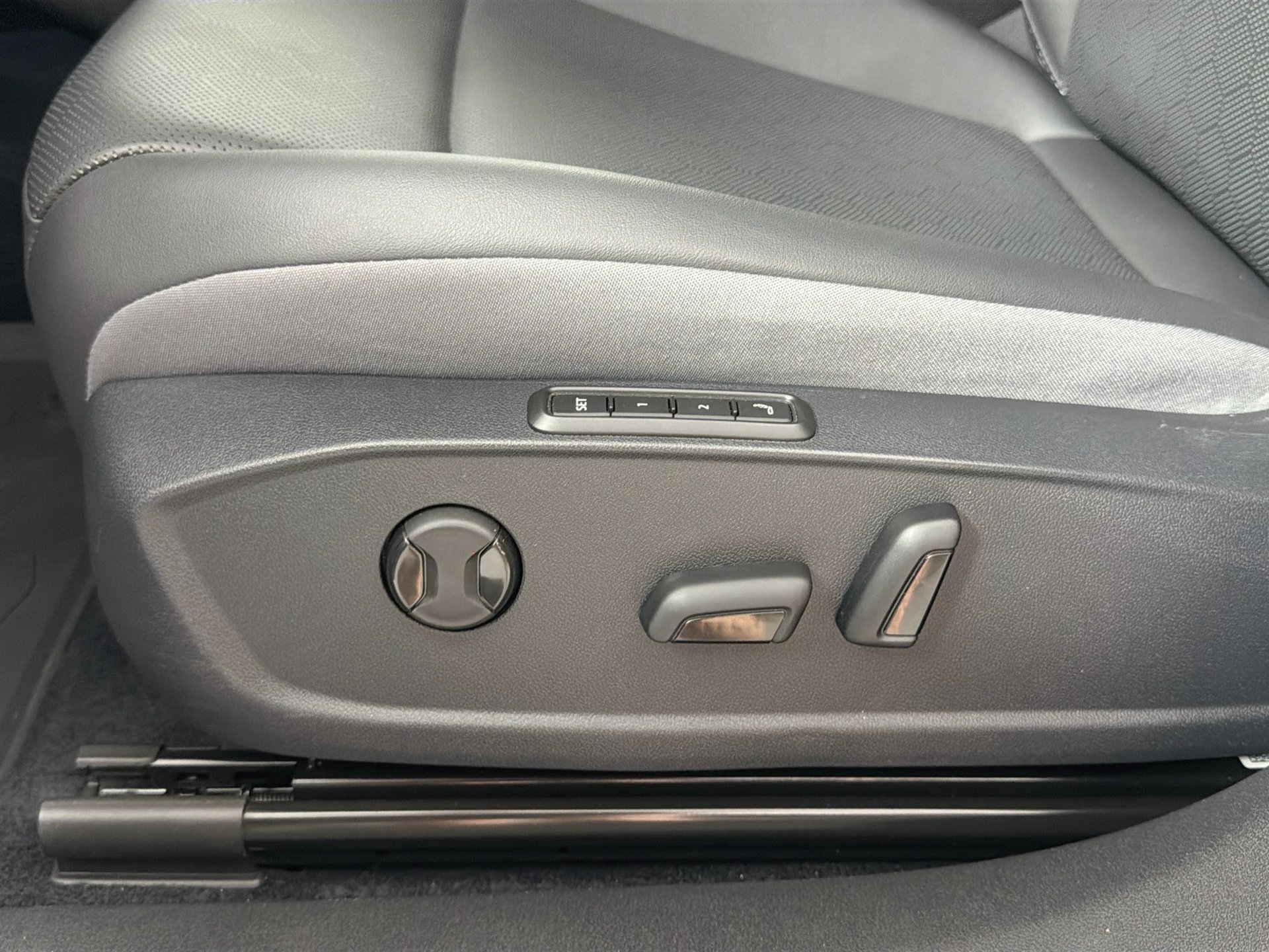 2023 Volkswagen ID.4 S - Photo 18