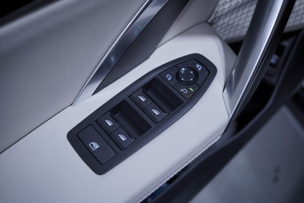 New 2027  BMW xDrive28i image 20