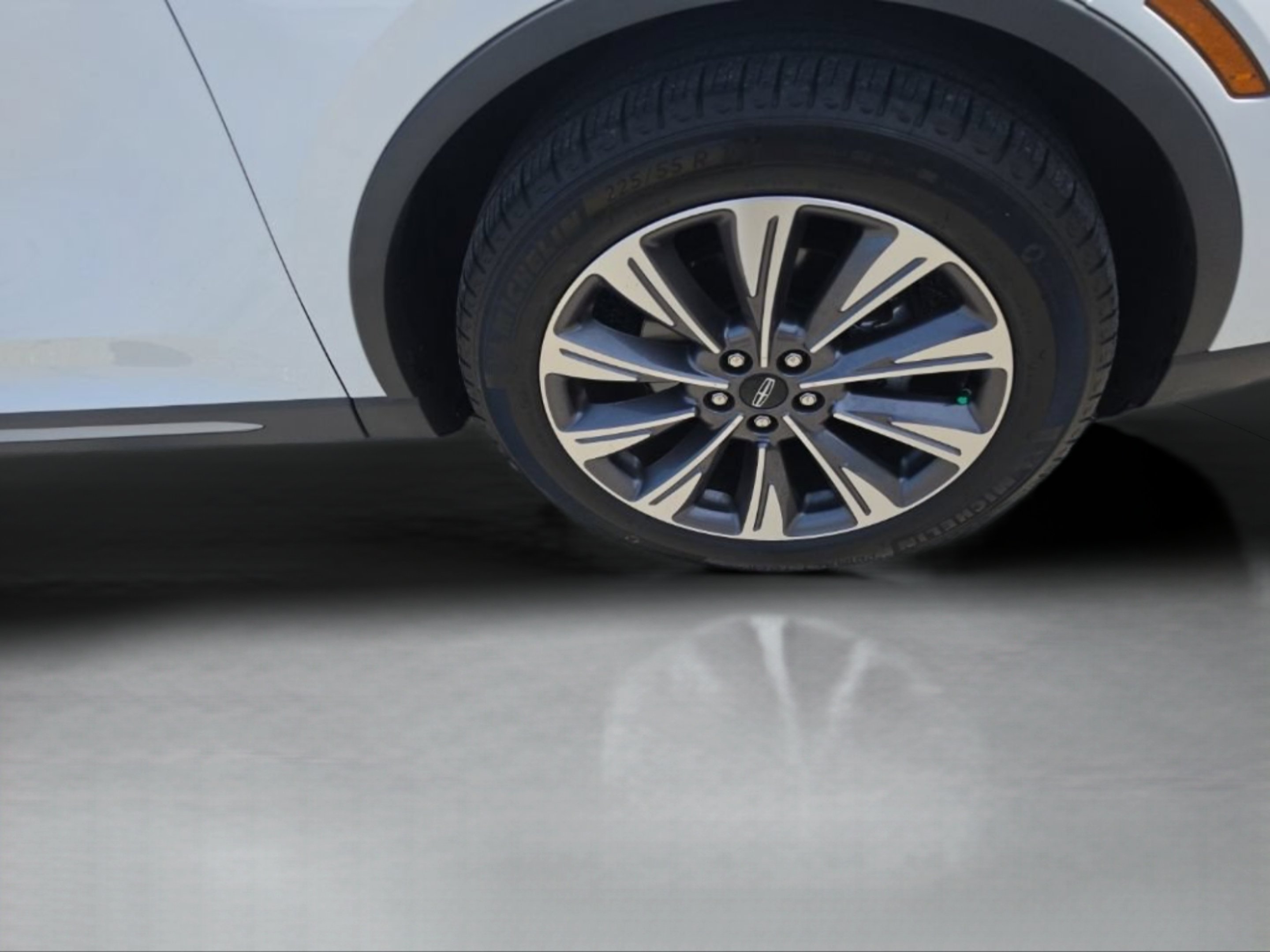 Used 2020 White Lincoln Reserve image 34