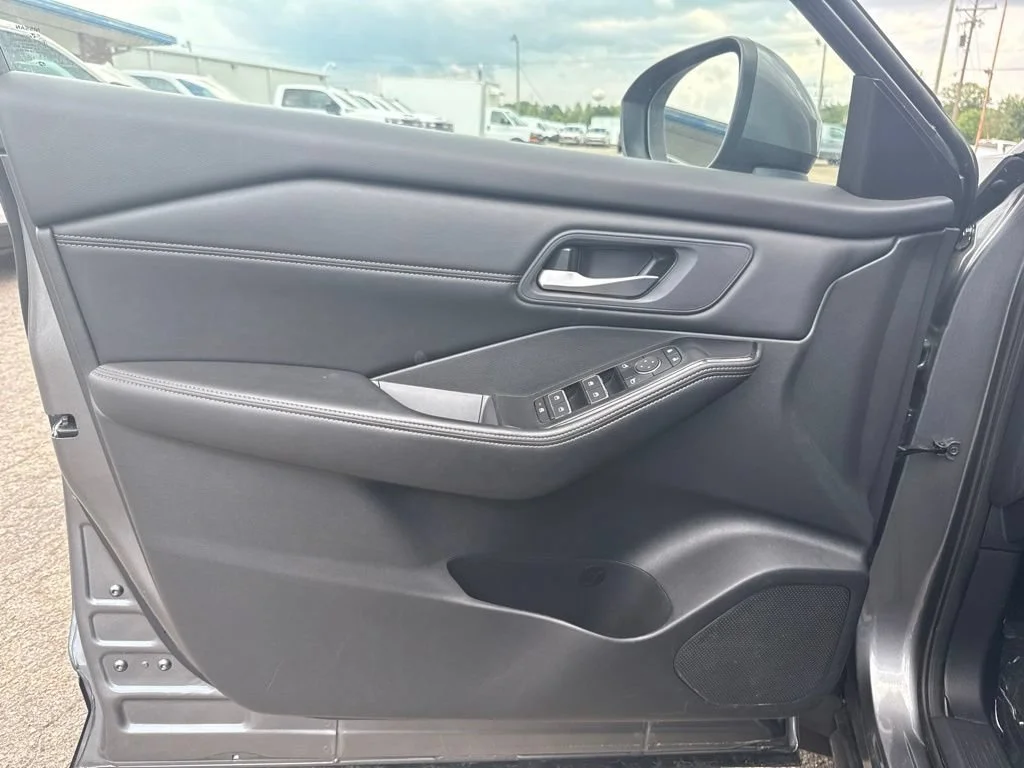 Used 2024 Gray Nissan SL image 28