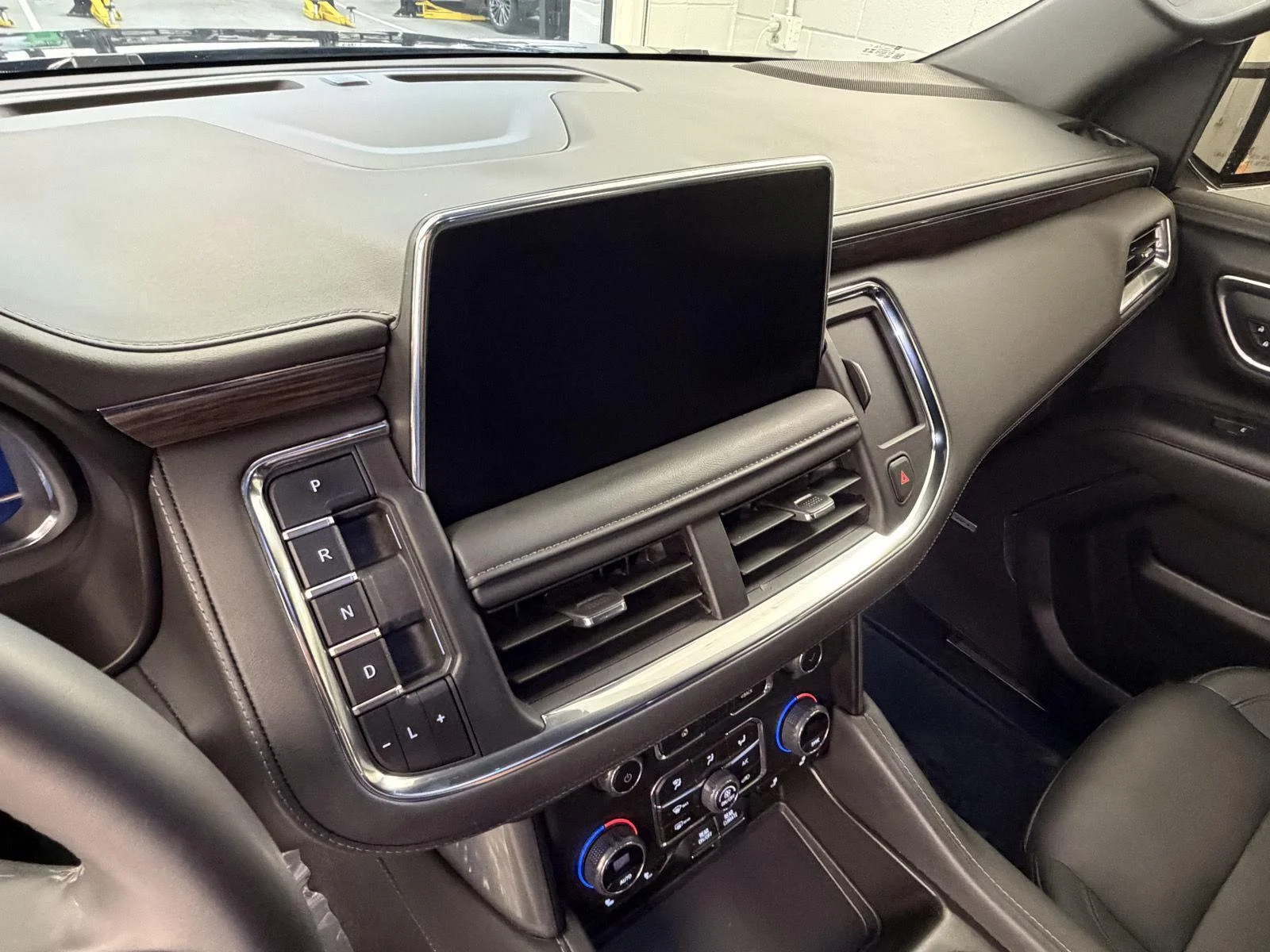 Used 2024 Black Chevrolet Z71 image 11