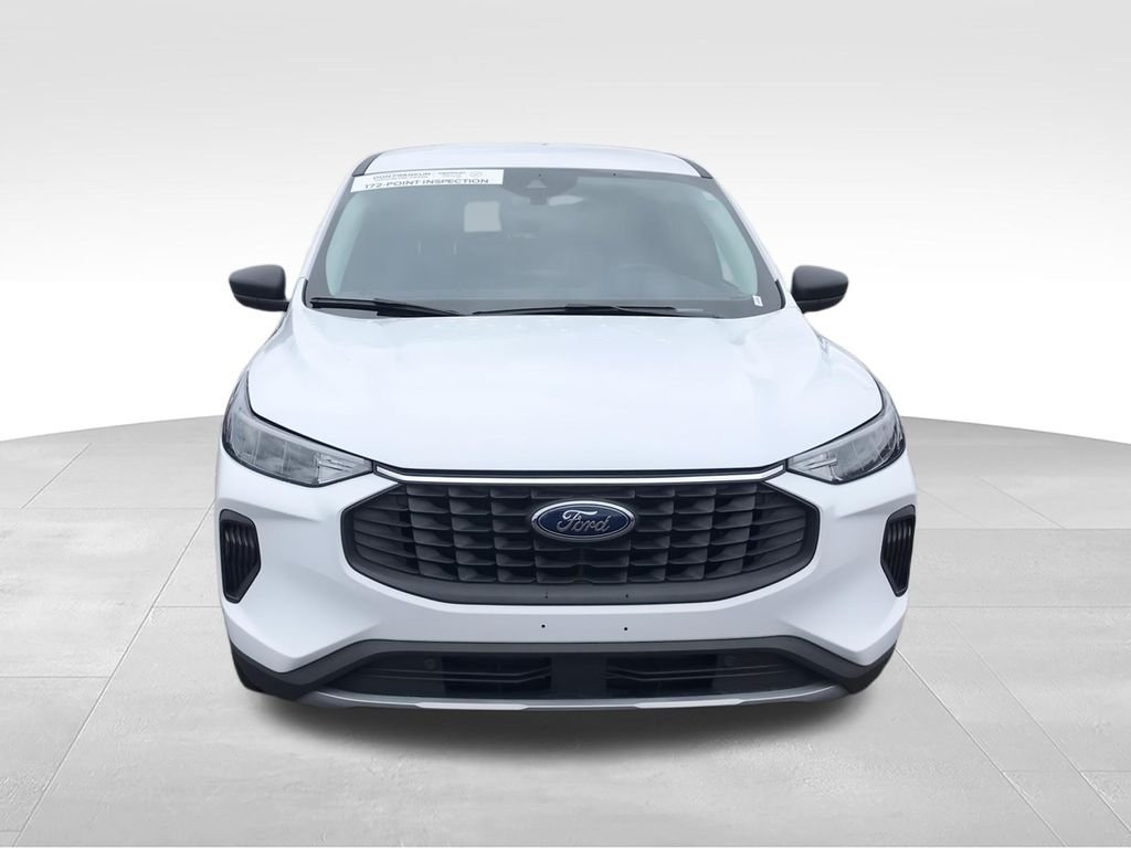 Used 2023 White Ford Active image 3