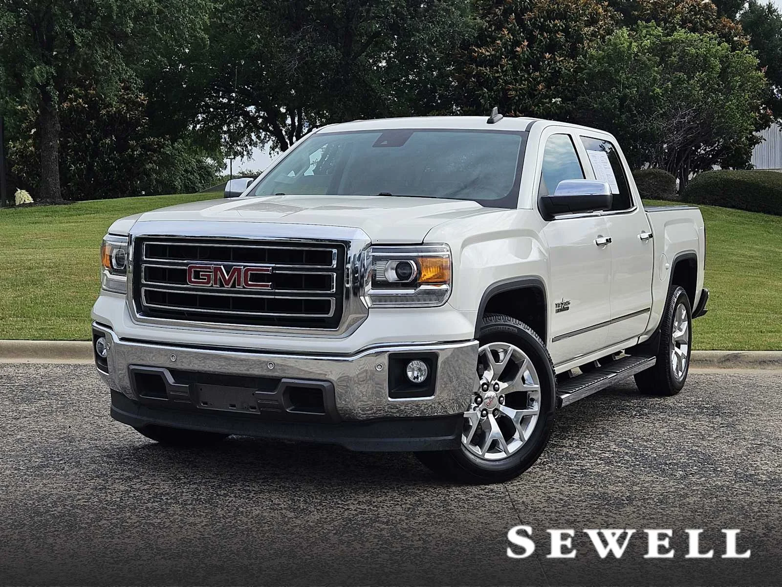 2015 GMC Sierra 2WD Crew Cab SLT SWB's photo