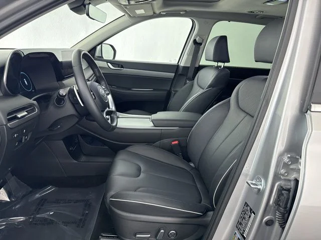 Used 2025 Silver Hyundai SEL Premium image 26