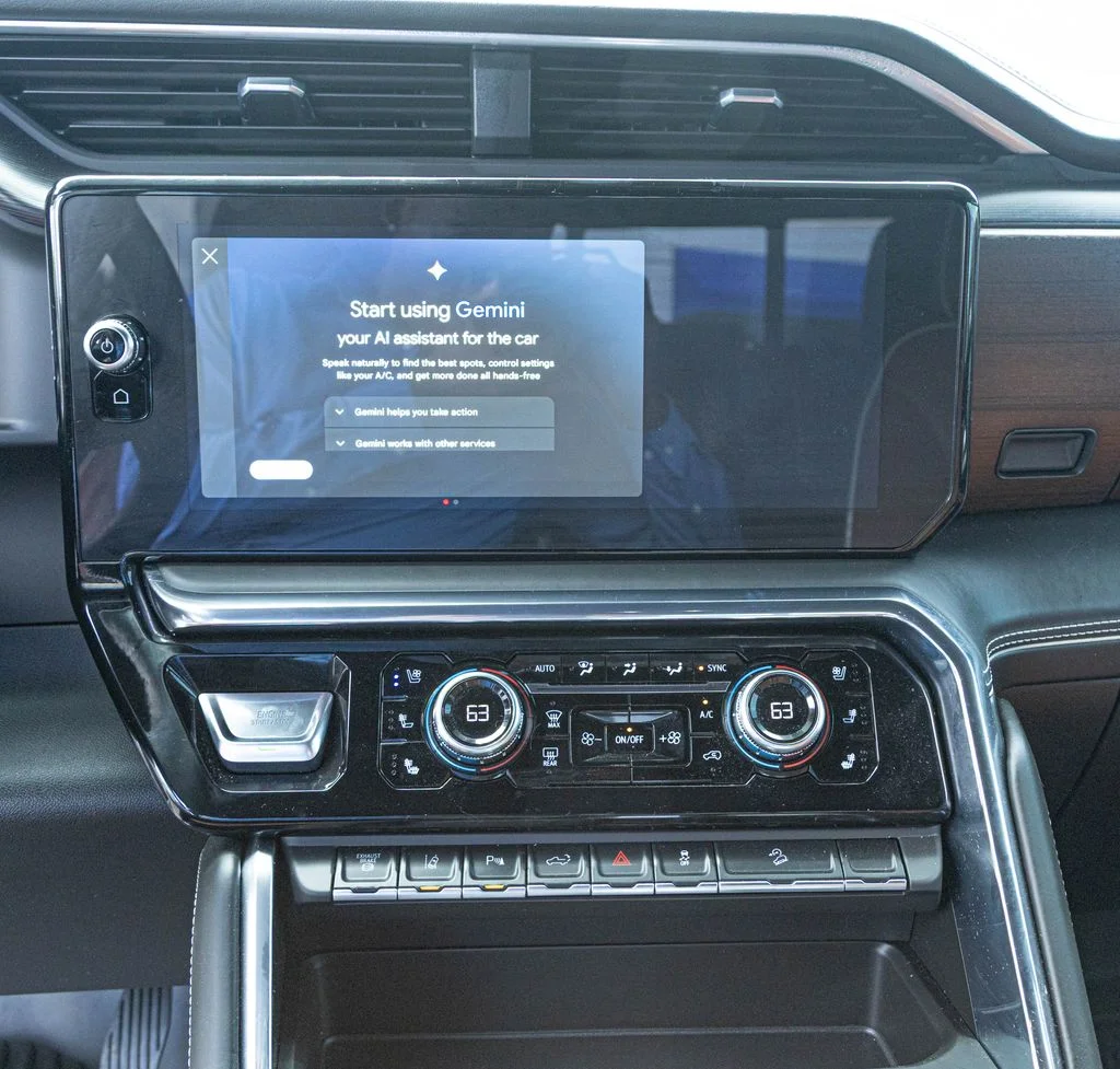 Used 2025 White GMC Denali Ultimate image 24