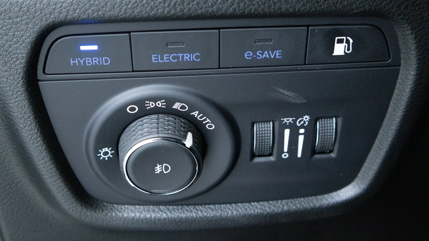 Used 2023 Black Jeep Overland 4xe image 25