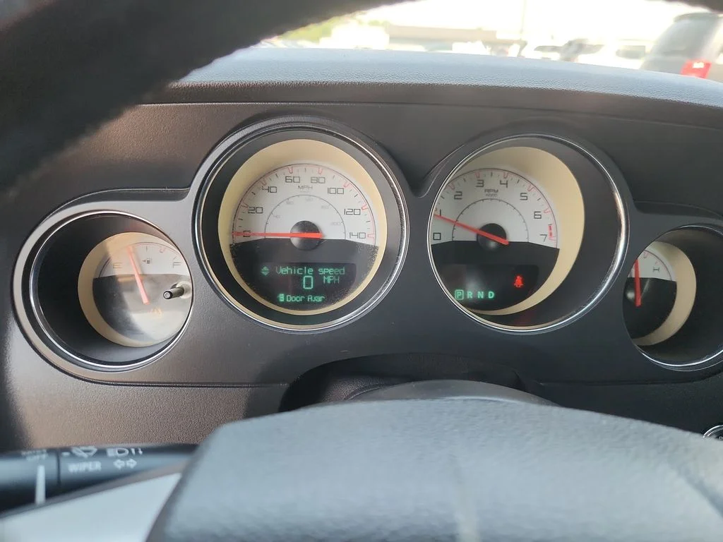 Used 2014 Black Dodge SXT image 18