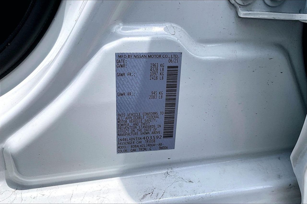 Used 2025 Glacier White Nissan SV FWD image 3