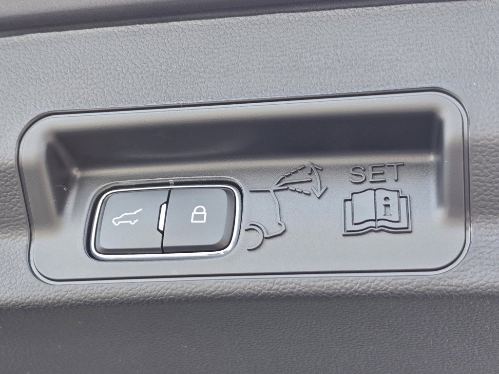 New 2026 Carbonized Gray Ford Active image 30