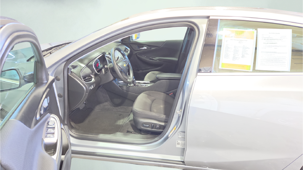 Used 2023 Gray Chevrolet LT image 25