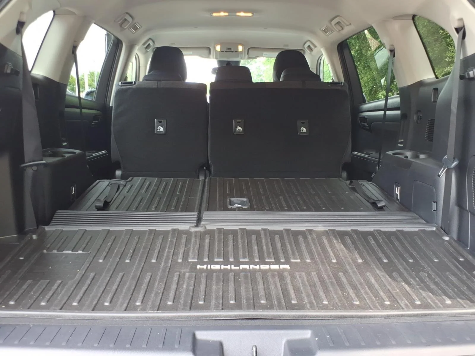 Used 2025 Celestial Silver M Toyota LE image 30