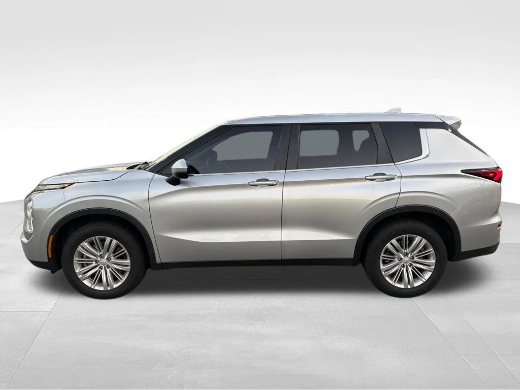 Used 2022 Silver Mitsubishi ES image 2