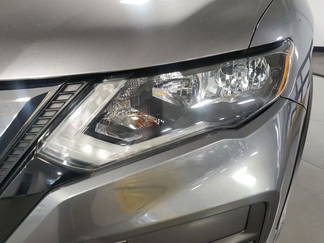 Used 2017 Gray Nissan SV image 29