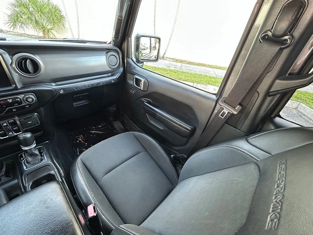 Used 2021 Gray Jeep Unlimited Sport image 11