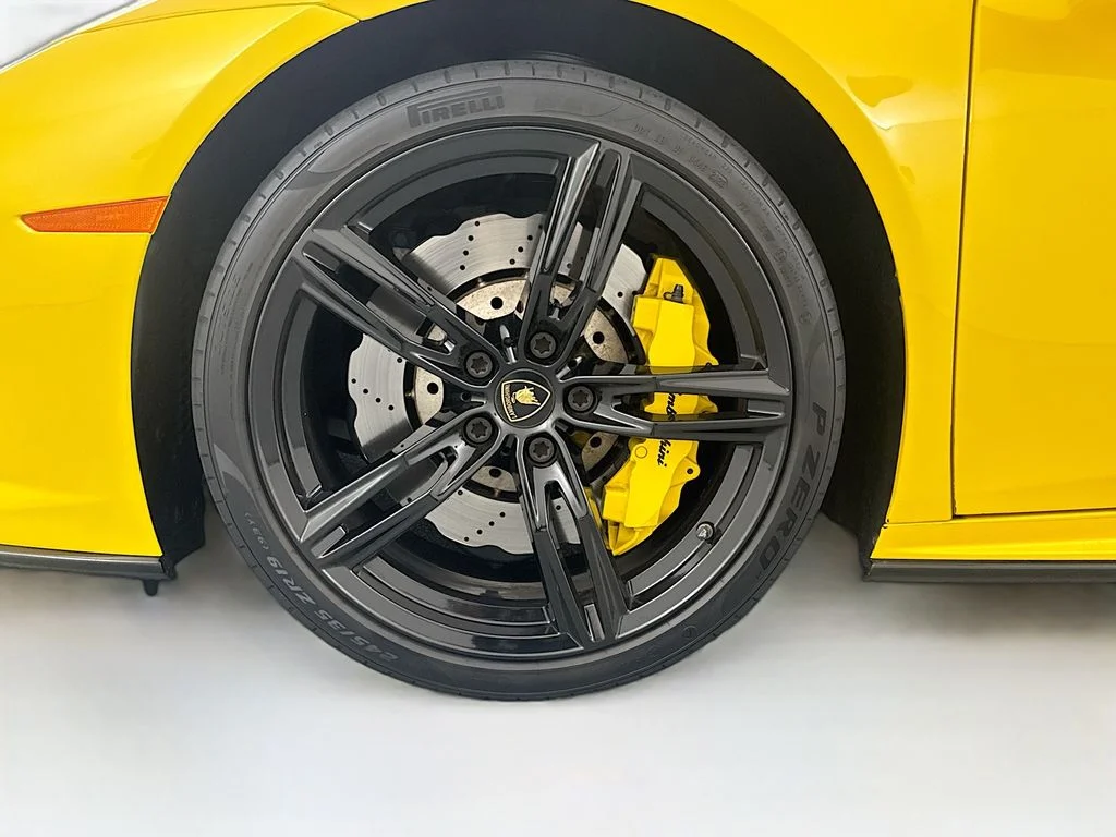 Used 2020 Giallo Inti Pearl Lamborghini  image 30