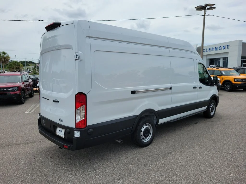 New 2026 Oxford White Ford Cargo Van image 5