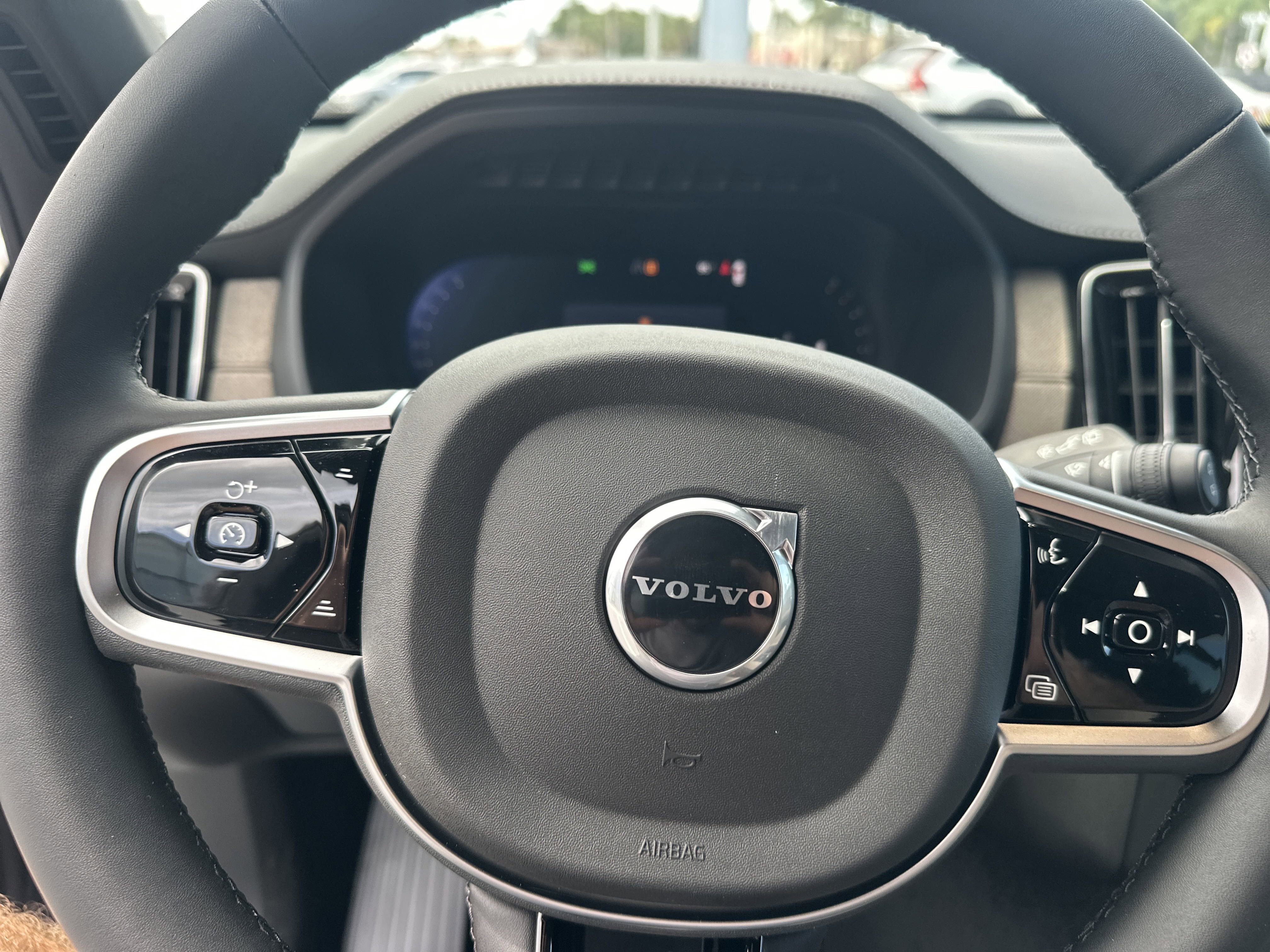 2026 Volvo XC90 Plus - Photo 19