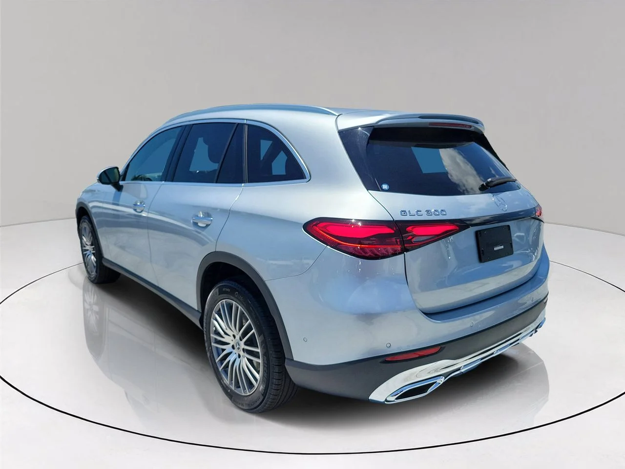New 2026 Cirrus Silver Metallic Mercedes-Benz GLC 300 image 4