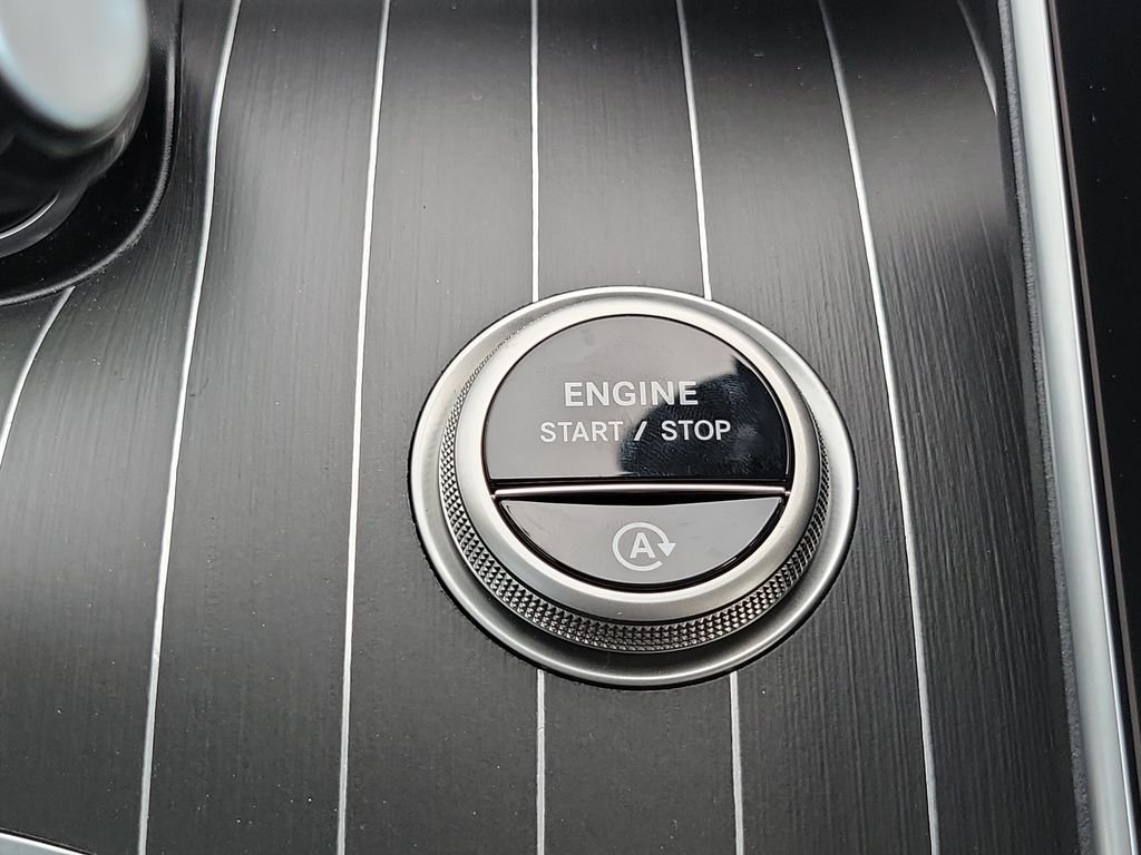 New 2026 Selenite Grey Metallic Mercedes-Benz C 300 image 32