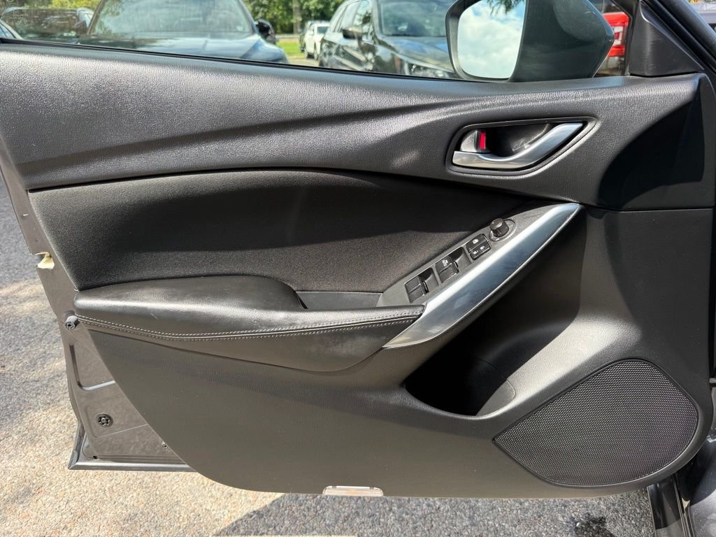 Used 2014 Gray Mazda i Sport image 23