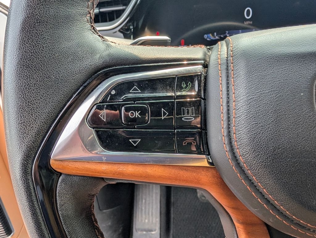 Used 2023 White Jeep Summit image 9