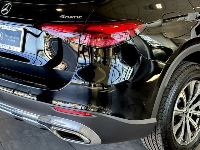 2026 Mercedes Benz GLC 300 4MATIC photo 3