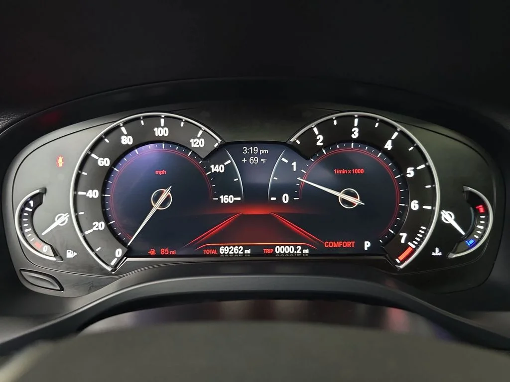 Used 2019 Silver BMW xDrive30i image 22