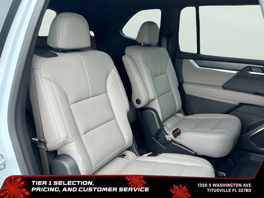 New 2026 Glacier White Tricoat GMC Elevation image 22