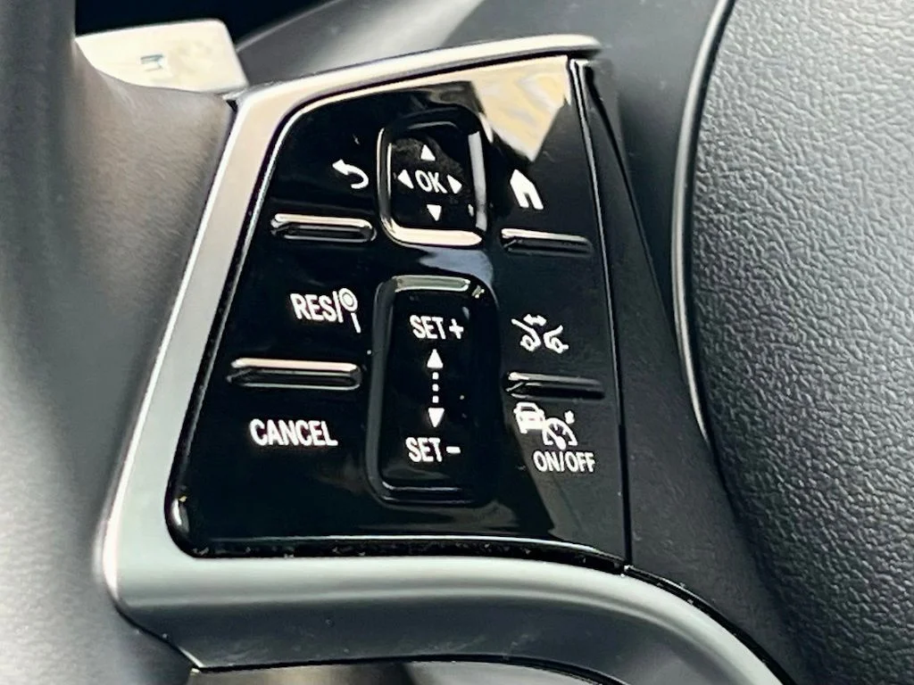 Certified Used 2026  Mercedes-Benz GLC 300 image 32