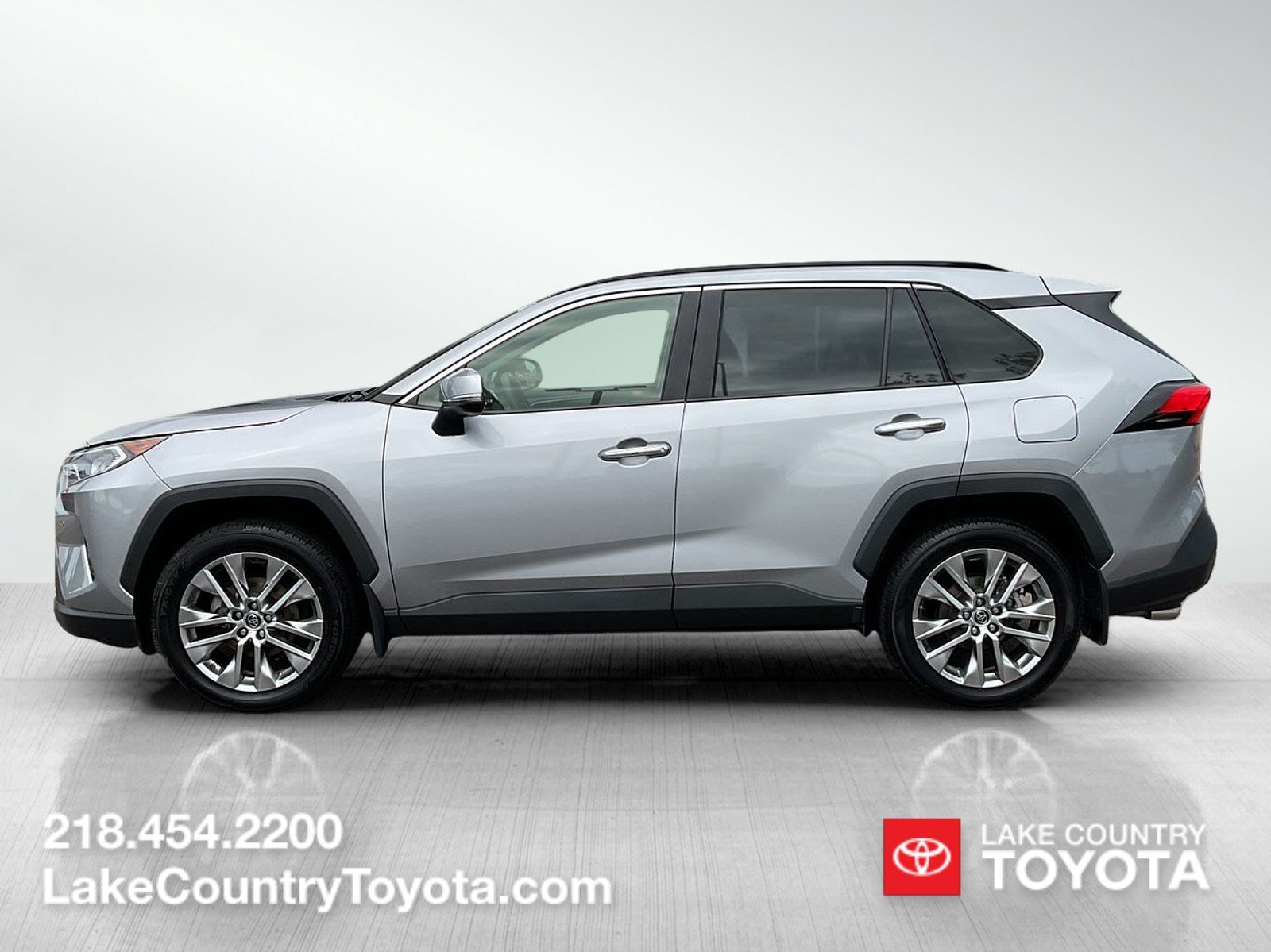 Used 2019 Toyota RAV4 Limited with VIN JTMN1RFV0KD021257 for sale in Brainerd, Minnesota