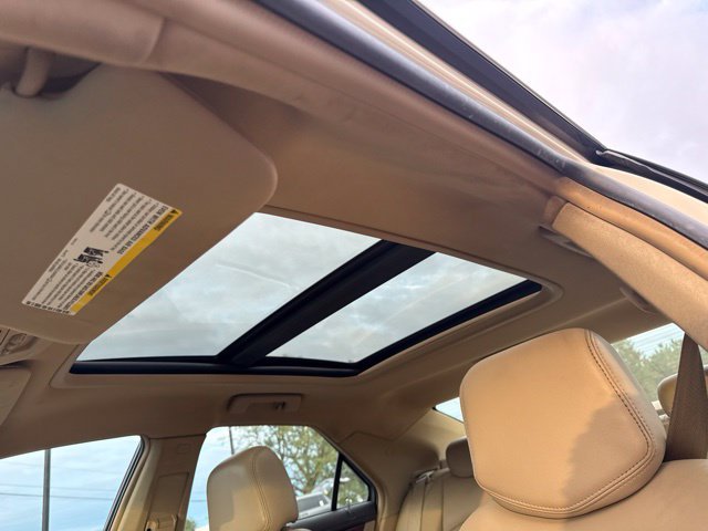 Used 2011 White Cadillac Luxury image 11