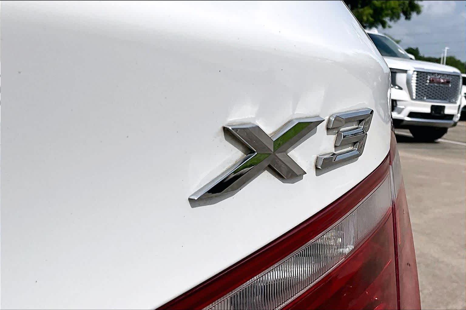 Used 2013 Alpine White BMW xDrive28i image 9