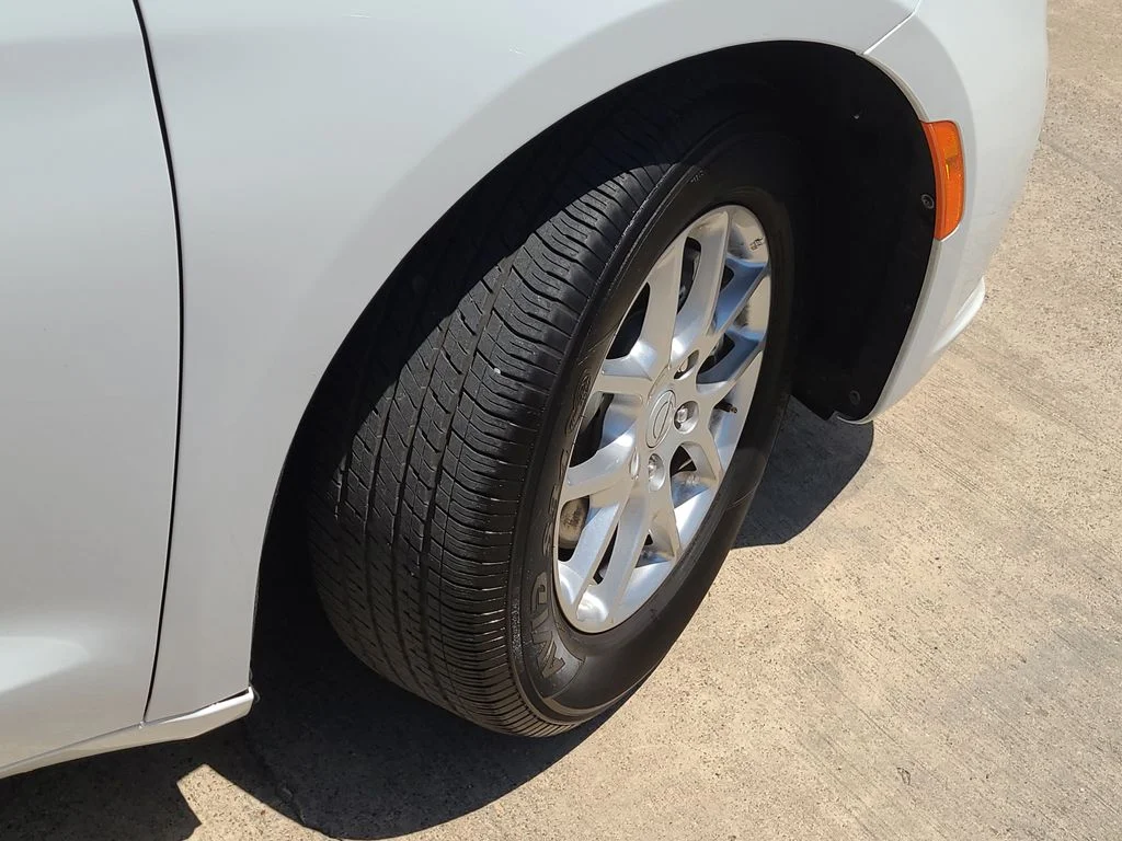 Used 2026 White Chrysler Select image 7